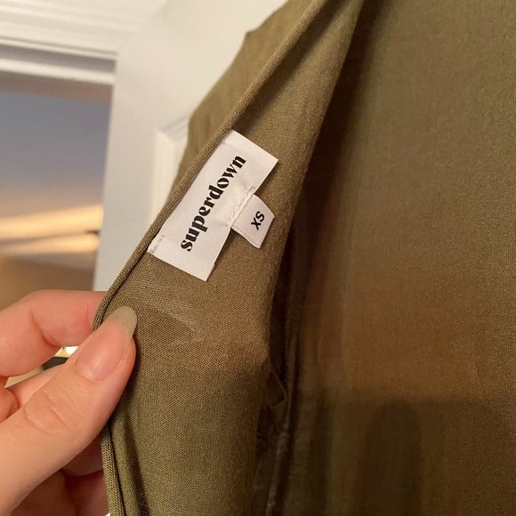 Superdown Terra Tee Backless Deep V Olive Dress - Picture 5 of 5